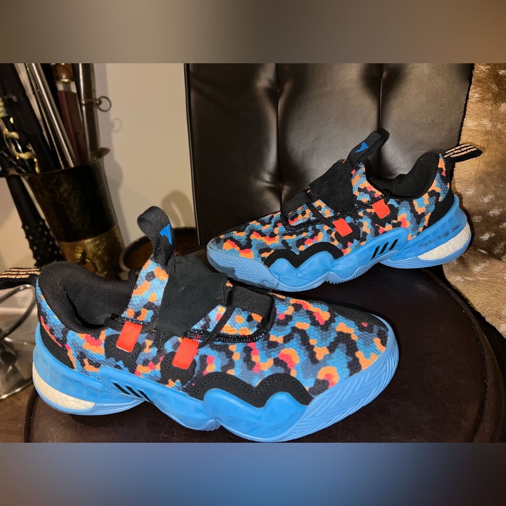 Adidas Trae Young 1 Pixels Sky Blue Red size 9